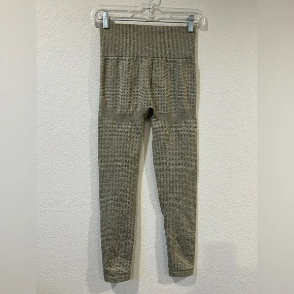 Echt Women’s Green Sensory Seamless Leggings - Small - Picture 8 of 8